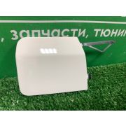 Заглушка буксировочного крюка Probox / Succeed NCP165 2014-2022 г, цвет 058 белый